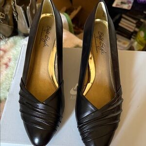 Soft Style Black Heeled Shoes